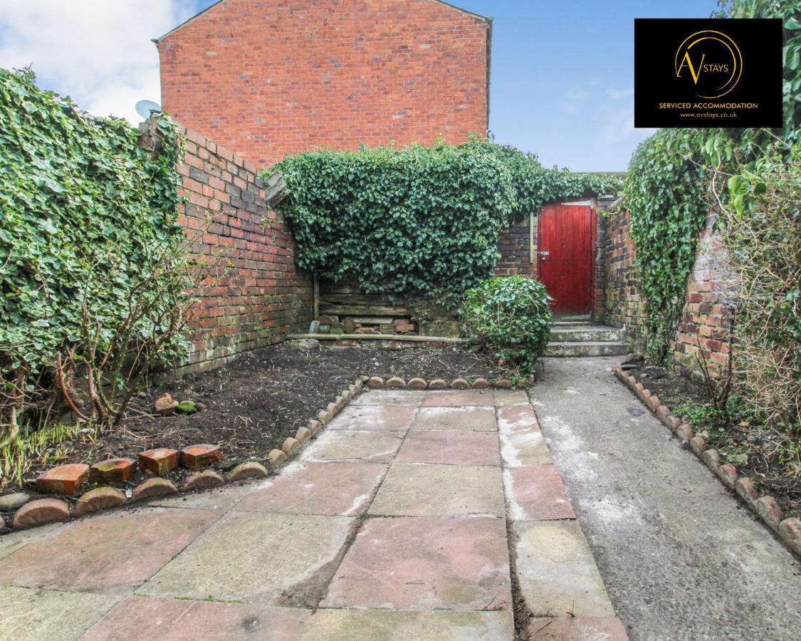Modern House By Av Stays Short Lets & Serviced Accommodation St Helens St Helens  Eksteriør billede